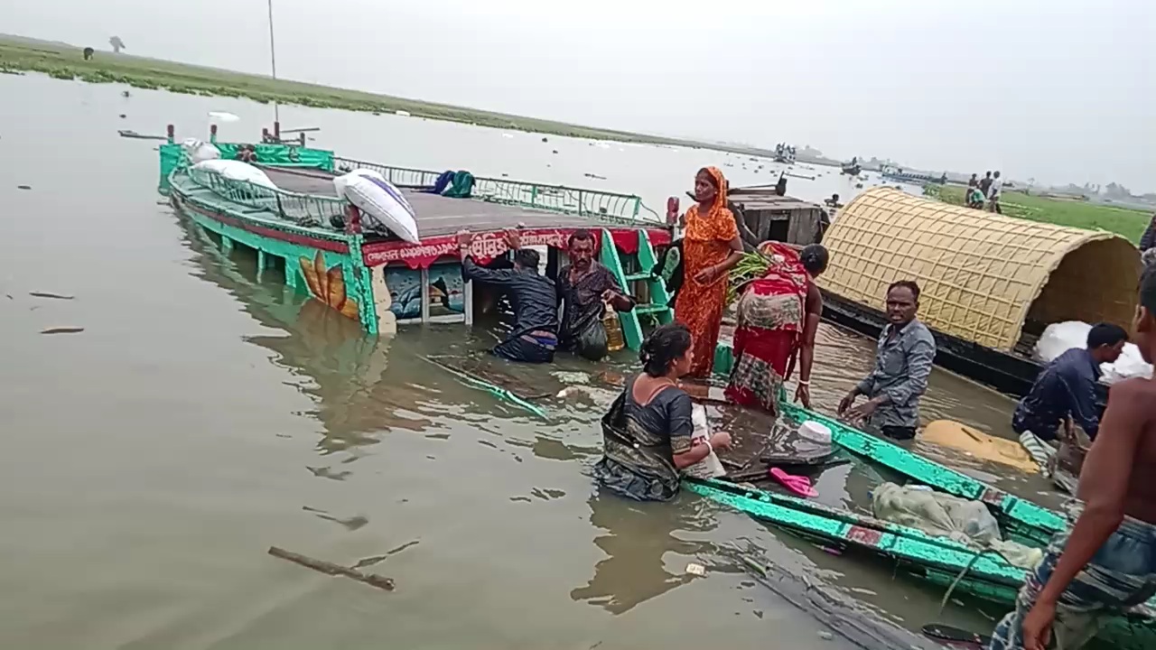 ব্রাহ্মণবাড়িয়ার নাসিরনগরে নৌকা ডুবি ছবি