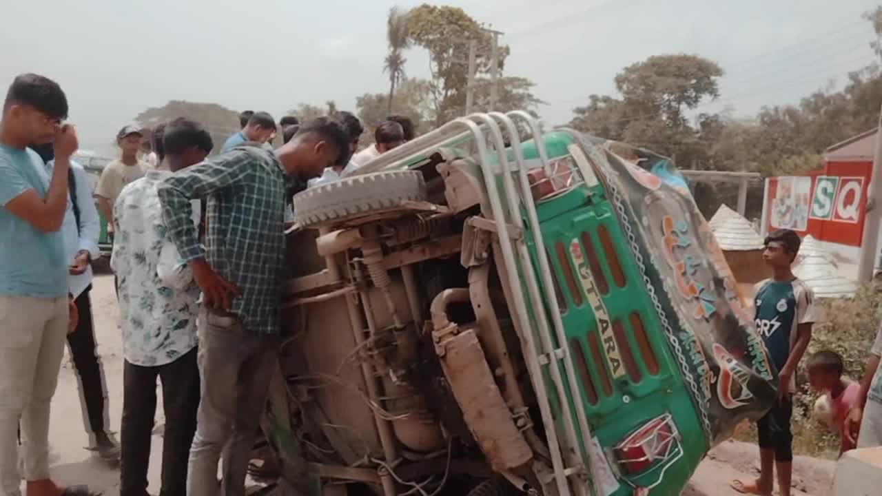 বাহ্মণবাড়িয়ায় সড়ক দুর্ঘটনায় নিহত 4