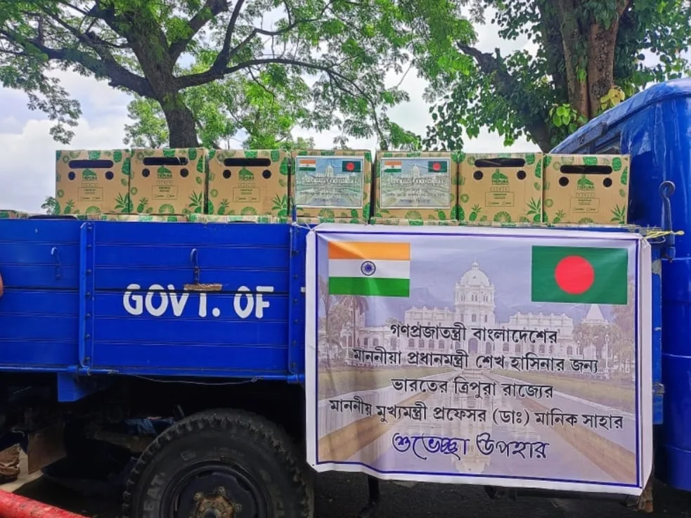 প্রধানমন্ত্রীর জন্য আনারস উপহার পাঠালেন ত্রিপুরার মুখ্যমন্ত্রী